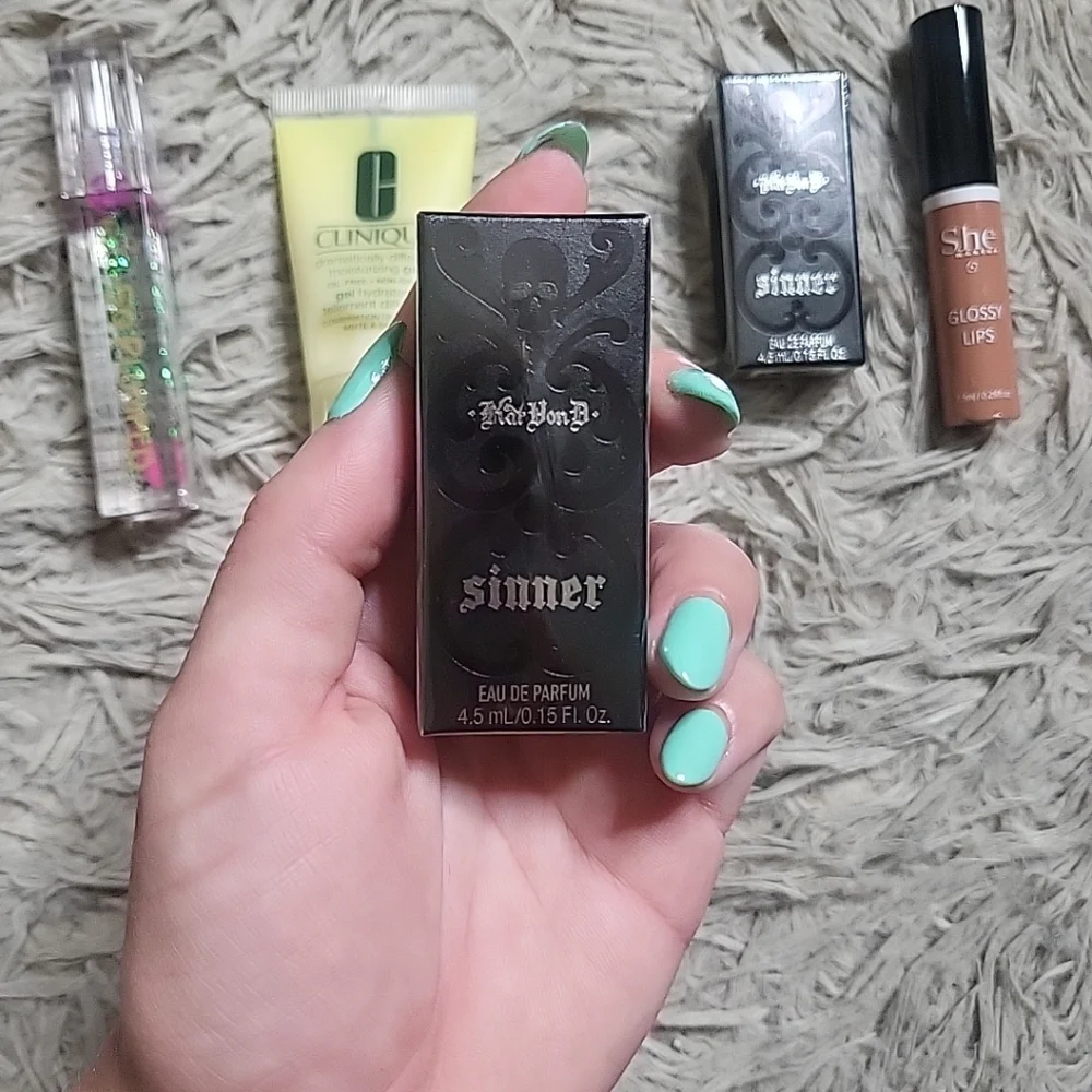 Beauty Bundle Clinique Kat Von D Lips Plumping Lip Gloss Moisturizer ✨️💫